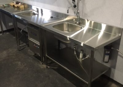 STAINLESS STEEL SINK